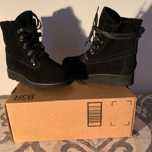 Bearpaw black W6 short boots